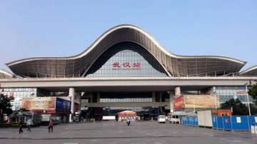 <b>武汉火车站订购一台全电动铝合金升降平台</b>